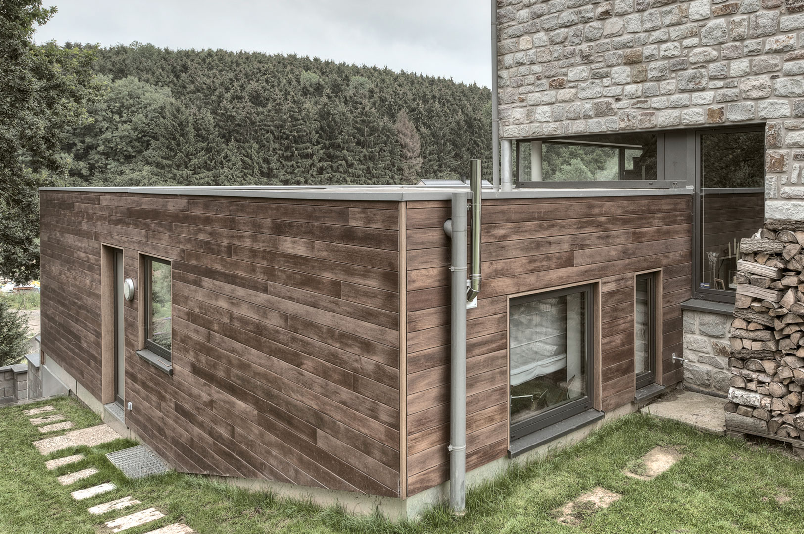 Haus in Stein und Holz