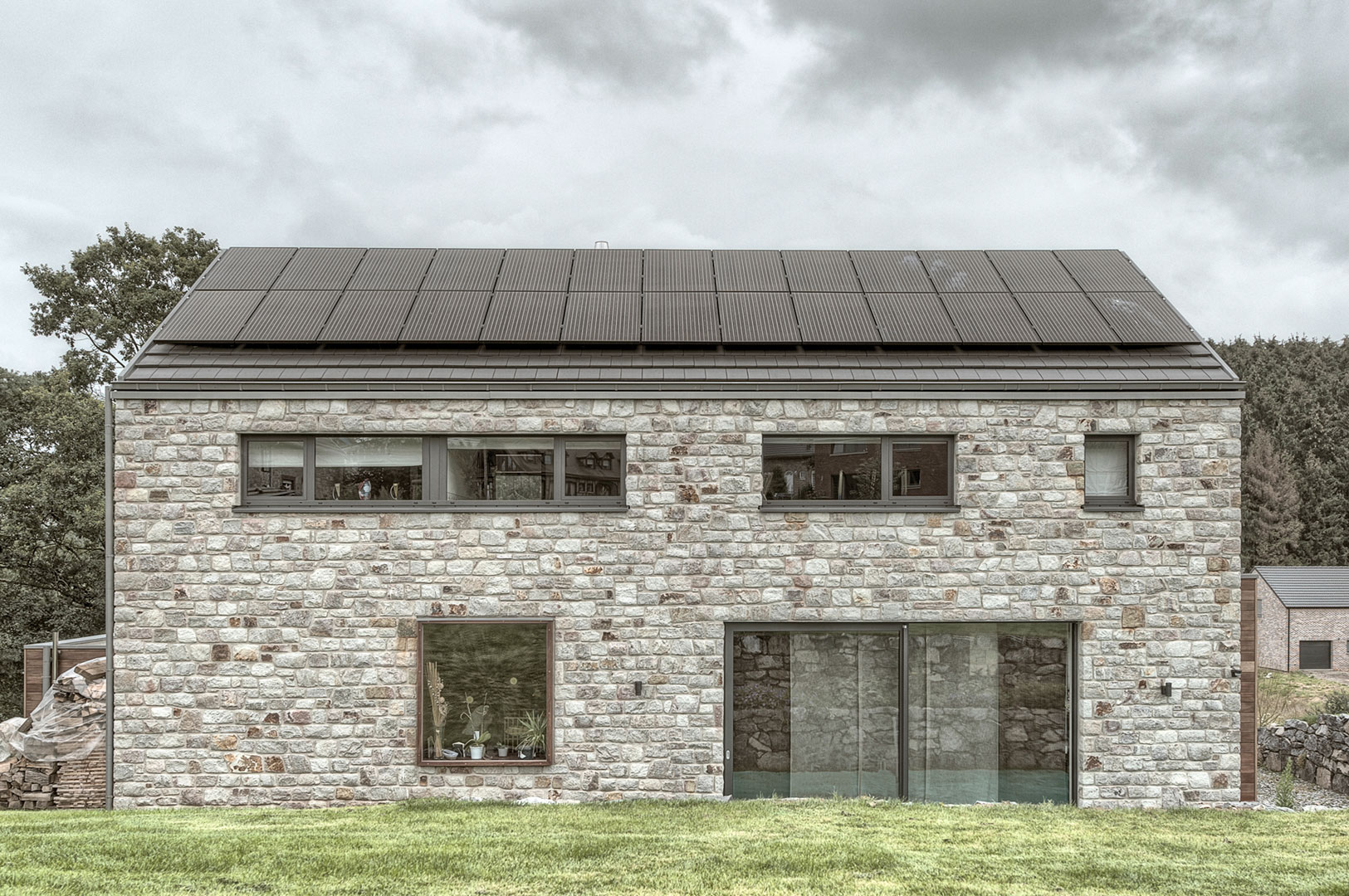 Haus in Stein und Holz